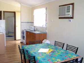 Seabreeze Accommodation - Accommodation Redcliffe 4