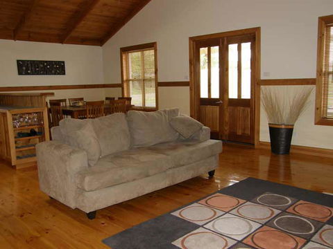 Beachport Retreat - Accommodation Redcliffe 0