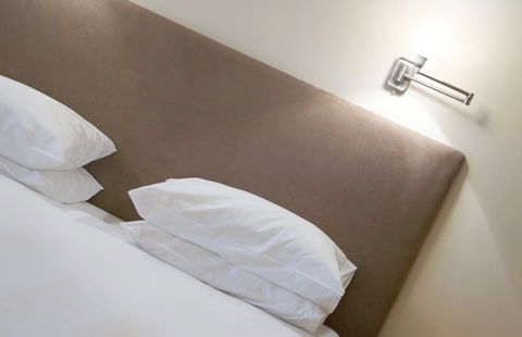 Park Hotel - Accommodation Redcliffe 1