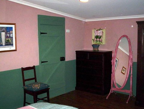 Villa Martini - Accommodation Redcliffe 5