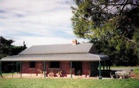 Little Undermount - Accommodation Redcliffe 2