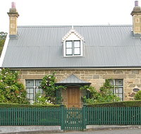 Crescentfield Cottage - Accommodation Redcliffe