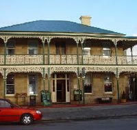 Richmond Arms Hotel - The - Accommodation Redcliffe