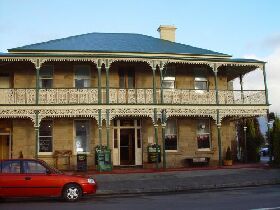 Richmond Arms Hotel - The - Accommodation Redcliffe 0