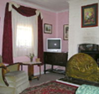 Hollyhock Cottage - Accommodation Redcliffe
