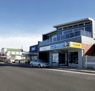 Penguin Waterfront Escape - Accommodation Redcliffe
