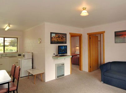 Willaway Motel Apartments - Accommodation Redcliffe 2
