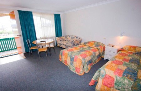 Tamar River Villas - Accommodation Redcliffe 3