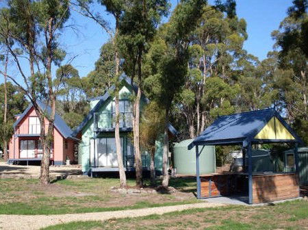 Four Seasons Holiday Cottages - Accommodation Redcliffe 4