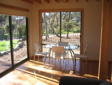 Four Seasons Holiday Cottages - Accommodation Redcliffe 5