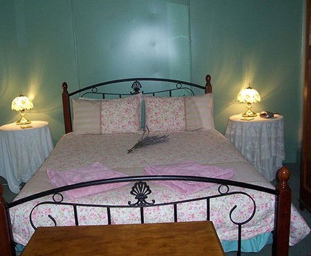Hurlfield Farm Cottage - Accommodation Redcliffe 4