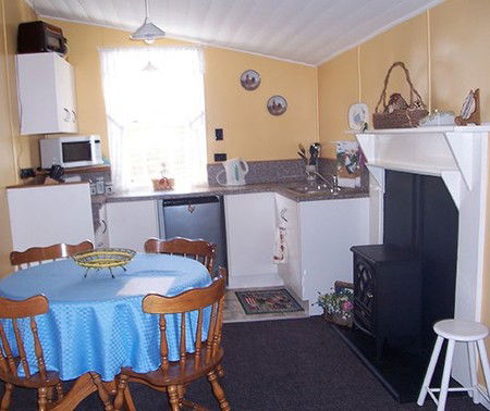 Hurlfield Farm Cottage - Accommodation Redcliffe 5