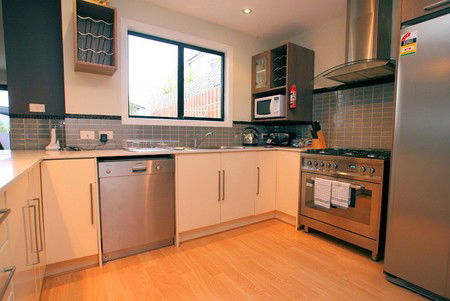 Oakley Place Townhouse - Tasmanian Short Stays - Accommodation Redcliffe 3