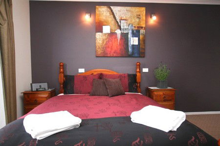 Oakley Place Townhouse - Tasmanian Short Stays - Accommodation Redcliffe 4