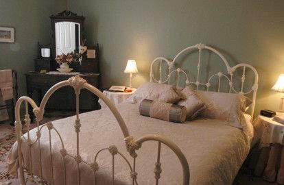 Mrs Currie's House B&B - Accommodation Redcliffe 1