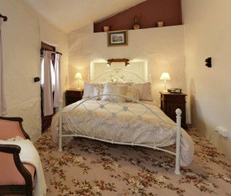 Mrs Currie's House B&B - Accommodation Redcliffe 2