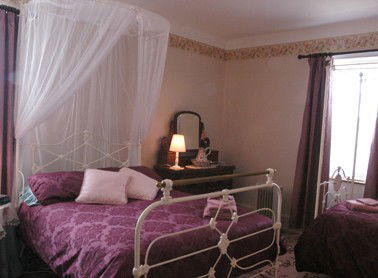 Mrs Currie's House B&B - Accommodation Redcliffe 3