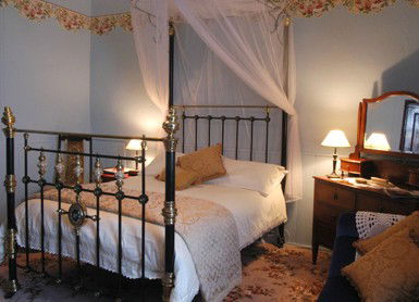 Mrs Currie's House B&B - Accommodation Redcliffe 4