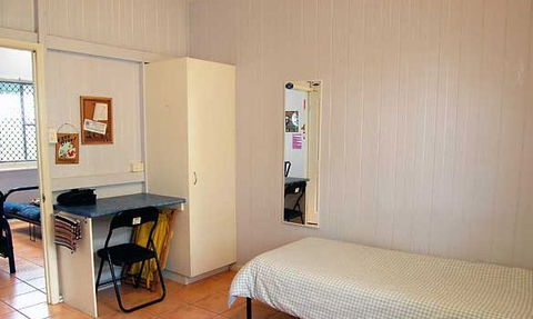 Cairns Sharehouse - Accommodation Redcliffe 1