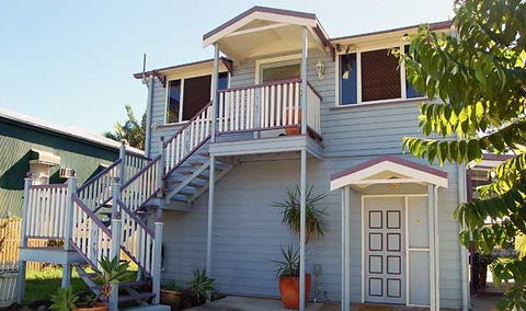 Cairns Sharehouse - Accommodation Redcliffe 2