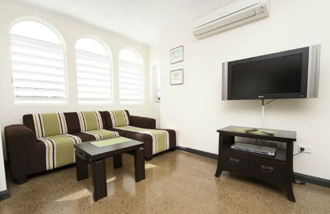 Floriana Villas - Accommodation Redcliffe 4