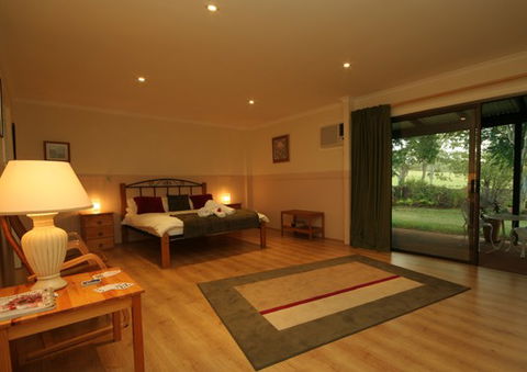 Lagoon Pocket Bed And Breakfast - Accommodation Redcliffe 1