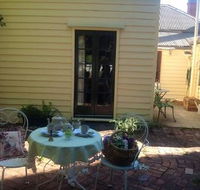 Newington House - Accommodation Redcliffe