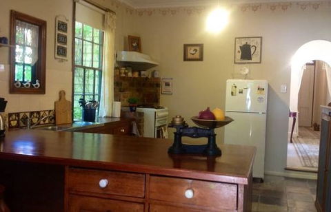 Newington House - Accommodation Redcliffe 1