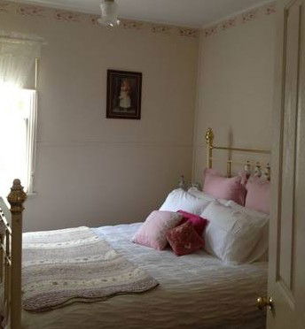 Newington House - Accommodation Redcliffe 2