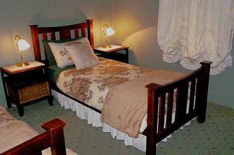 Ripon Cottage - Accommodation Redcliffe 0
