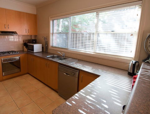 9 Webster - Accommodation Redcliffe 2