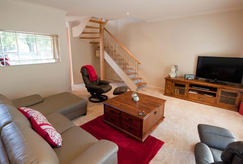 9 Webster - Accommodation Redcliffe 3