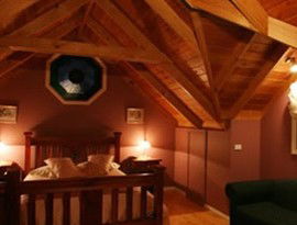 Ballarat Cottages - Accommodation Redcliffe 3