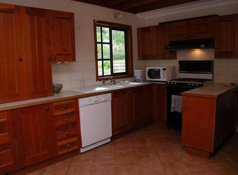 Tanglewood - Accommodation Redcliffe 3