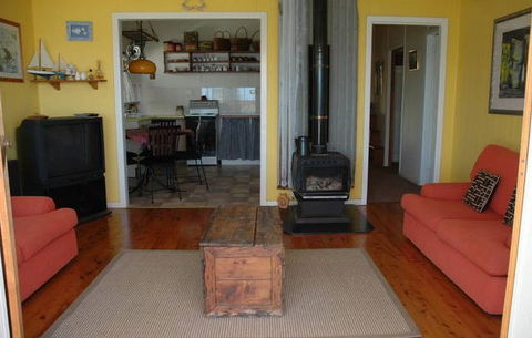 A Lake House At Burrill Lake - Accommodation Redcliffe 1