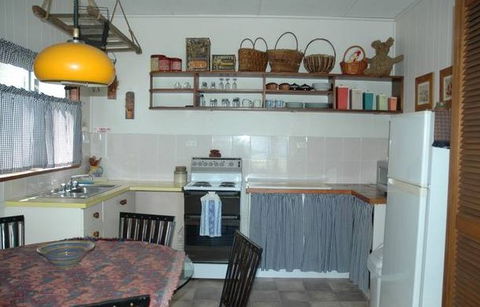 A Lake House At Burrill Lake - Accommodation Redcliffe 4