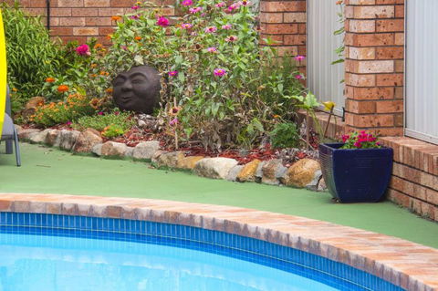 Crescent Motel - Accommodation Redcliffe 3