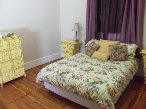 Apartment 2 On Oxide - Accommodation Redcliffe 4