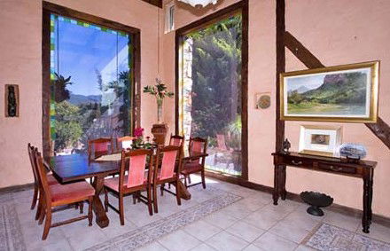 Castle On The Hill Bed And Breakfast - Accommodation Redcliffe 0