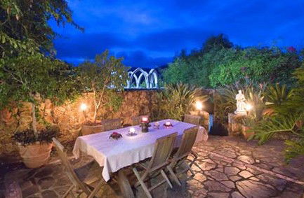 Castle On The Hill Bed And Breakfast - Accommodation Redcliffe 2