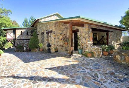 Castle On The Hill Bed And Breakfast - Accommodation Redcliffe 3