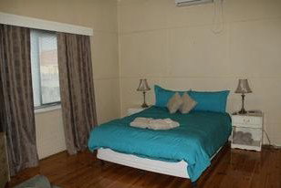 Apartment 1 On Oxide - Accommodation Redcliffe 2