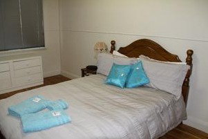 Apartment 1 On Oxide - Accommodation Redcliffe 3