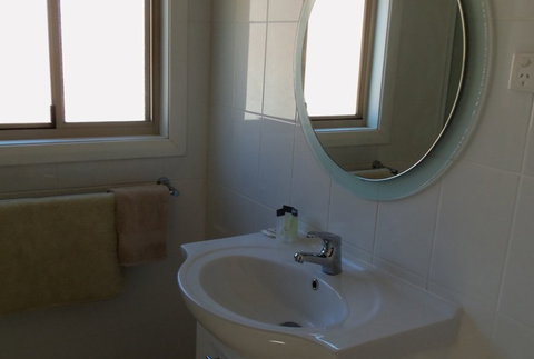 Apartment 2 On Oxide - Accommodation Redcliffe 2