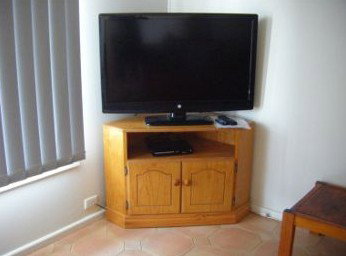 Heathers Holiday Units - Accommodation Redcliffe 2