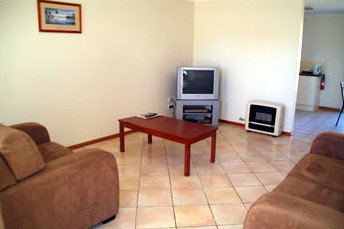 Tarrawingee Holiday Unit - Accommodation Redcliffe 4