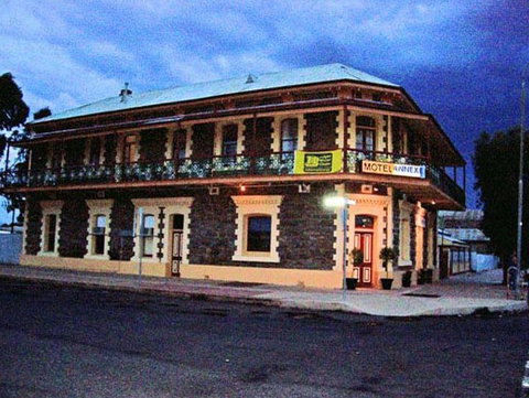 Duke Of Cornwall Inn - Accommodation Redcliffe 4