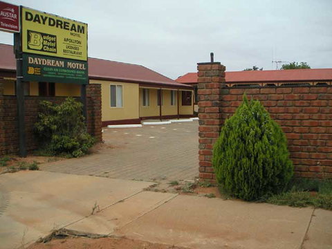 Daydream Motel - Accommodation Redcliffe 2
