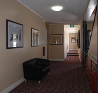 Alpine Hotel - Accommodation Redcliffe