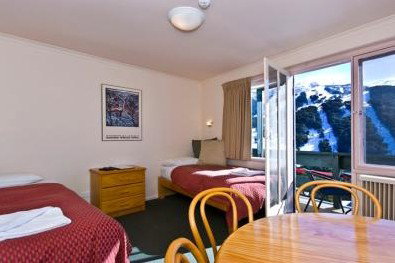 Kasees Apartments And Mountain Lodge - Accommodation Redcliffe 2